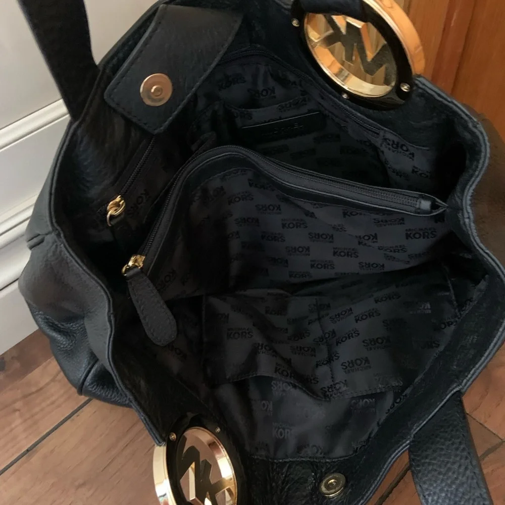 Michael Kors black, genuine leather shoulder bag like new - Picture 3 of 8